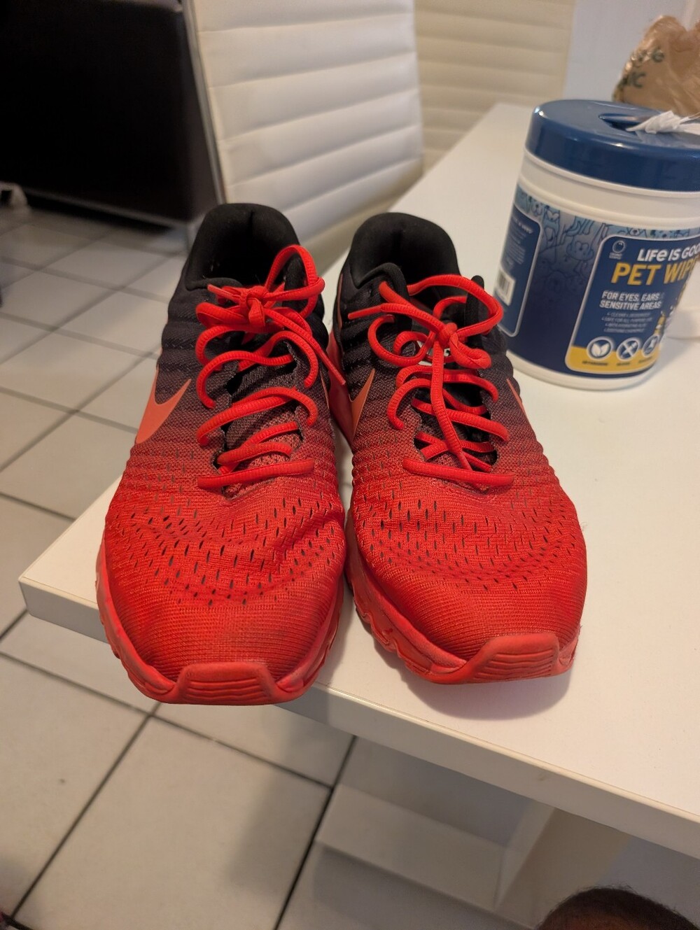 Nike Air Max 2017 849559-600 Bright Red and Black Gradient Running Sneakers